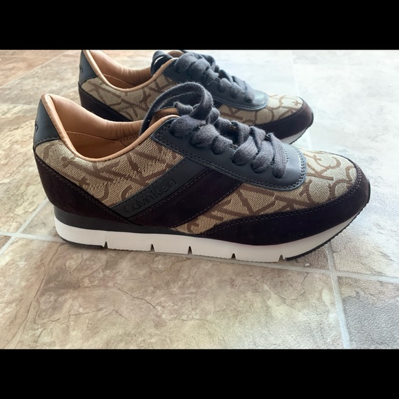 Calvin Klein shoes - 7 US 37 EU - Picture 2 of 3